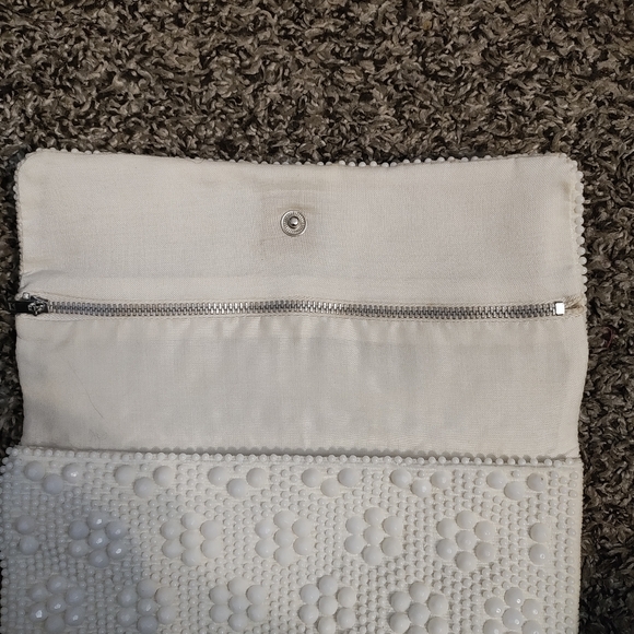 White beaded clutch bag - Picture 6 of 6